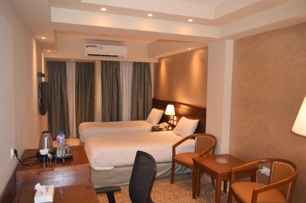 Omar El Khayam Al Minya Hotel Exterior foto