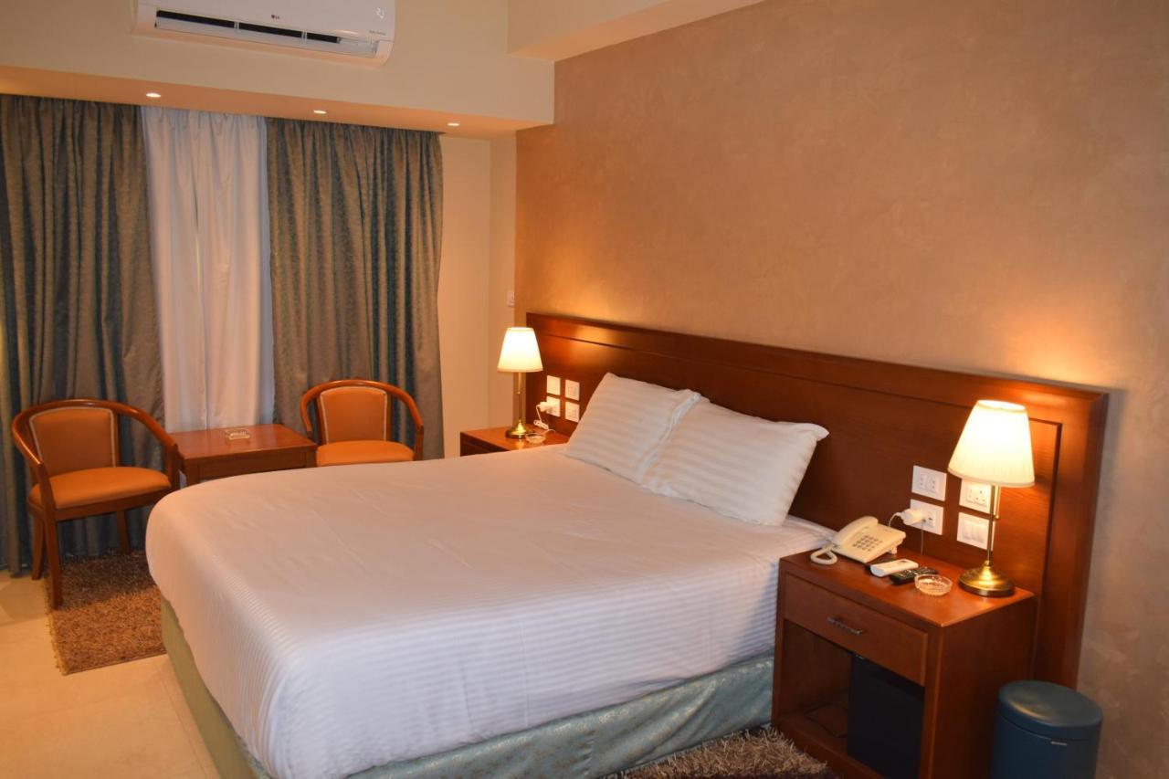 Omar El Khayam Al Minya Hotel Exterior foto