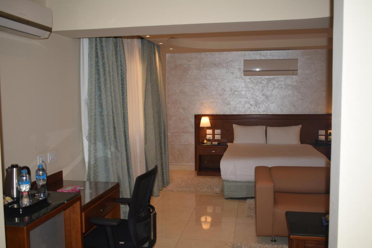 Omar El Khayam Al Minya Hotel Exterior foto
